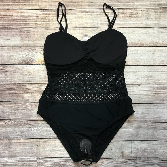 LA VIE EN ROSE One Piece Crochet Swimsuit Medium - Picture 3 of 15
